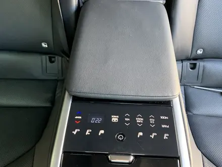 Toyota Camry 2021 года за 15 300 000 тг. в Атырау
