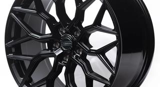 Комплект дисков R19 8.5J ET35 Dia73.1 Gloss Black 5x108 за 360 000 тг. в Алматы