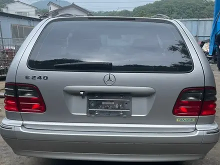 Фара фонарь оригинал Mercedes benz w210 за 20 000 тг. в Астана