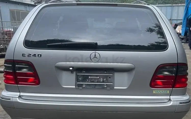 Фара фонарь оригинал Mercedes benz w210 за 20 000 тг. в Астана