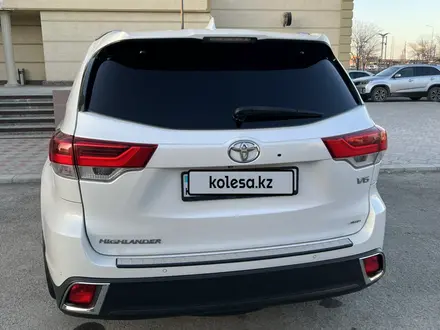 Toyota Highlander 2019 года за 23 000 000 тг. в Атырау – фото 2