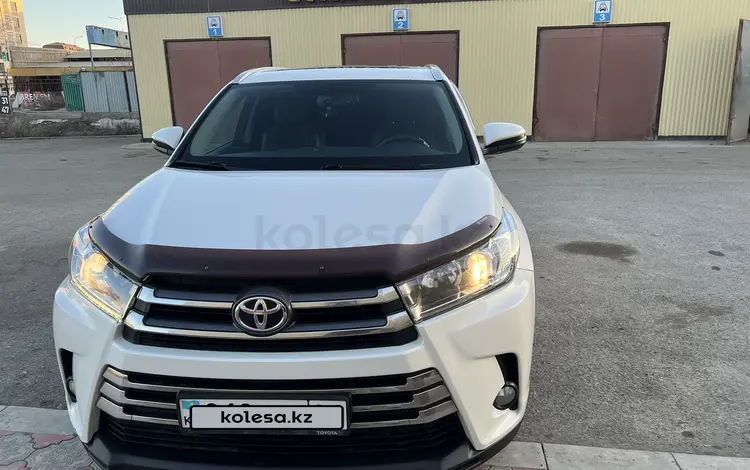 Toyota Highlander 2019 года за 23 000 000 тг. в Атырау