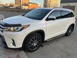 Toyota Highlander 2019 года за 23 000 000 тг. в Атырау – фото 3