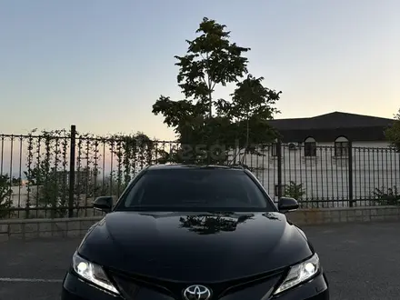 Toyota Camry 2023 года за 17 300 000 тг. в Актау – фото 3