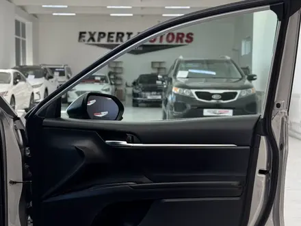 Toyota Camry 2021 года за 9 300 000 тг. в Актау – фото 13