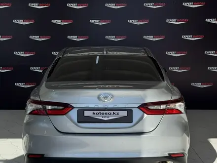Toyota Camry 2021 года за 9 300 000 тг. в Актау – фото 5