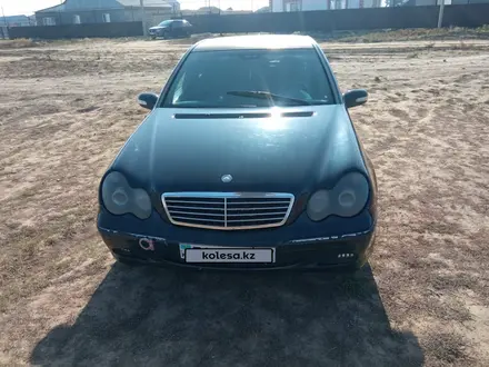 Mercedes-Benz C 320 2001 года за 2 300 000 тг. в Уральск – фото 2