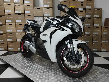 Honda  CBR 1000RR 2011 года за 3 700 000 тг. в Алматы