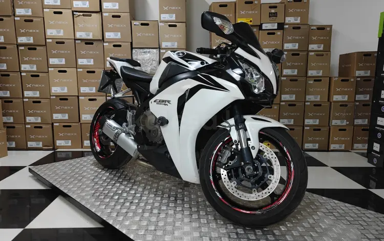 Honda  CBR 1000RR 2011 года за 3 700 000 тг. в Алматы