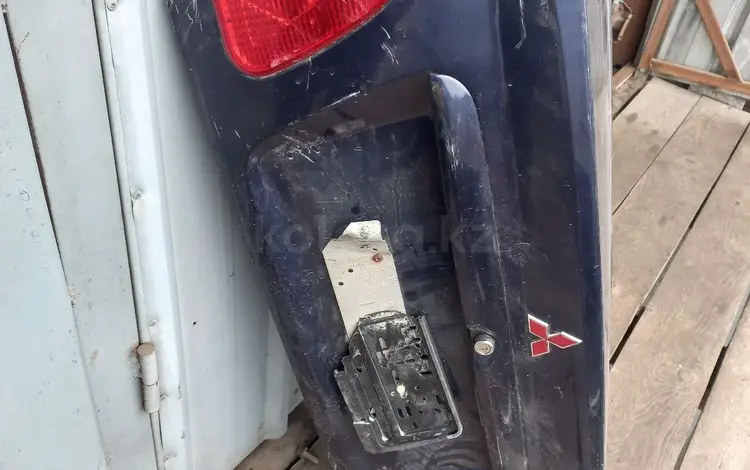 Крышка багажника на митсубиси каризма рестаил седанүшін50 000 тг. в Алматы