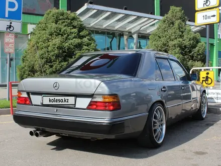 Mercedes-Benz E 230 1988 года за 2 200 000 тг. в Алматы – фото 2