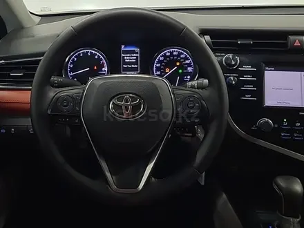 Toyota Camry 2020 года за 9 990 000 тг. в Алматы – фото 13