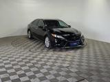 Toyota Camry 2020 года за 9 990 000 тг. в Алматы – фото 3