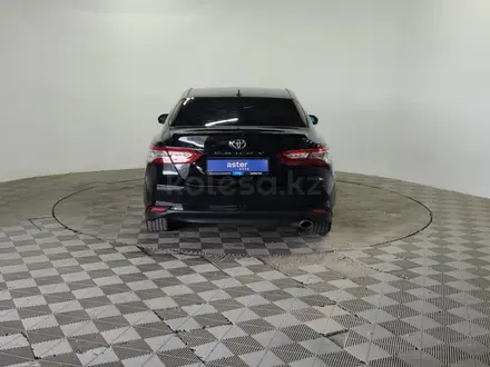 Toyota Camry 2020 года за 9 990 000 тг. в Алматы – фото 6