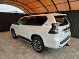 Toyota Land Cruiser Prado 2021 годаfor25 800 000 тг. в Алматы – фото 2