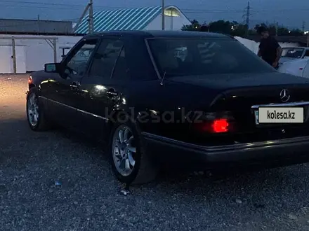 Mercedes-Benz E 320 1995 года за 2 550 000 тг. в Шымкент