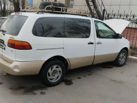 Toyota Sienna 2000 года за 3 500 000 тг. в Астана