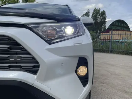 Toyota RAV4 2020 года за 13 900 000 тг. в Актобе – фото 9