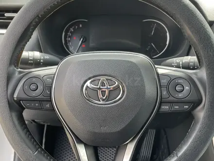 Toyota RAV4 2020 года за 13 900 000 тг. в Актобе – фото 17