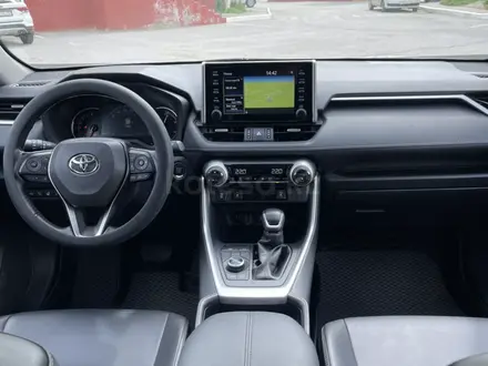 Toyota RAV4 2020 года за 13 900 000 тг. в Актобе – фото 23