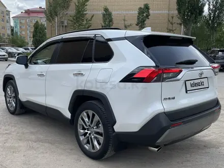 Toyota RAV4 2020 года за 13 900 000 тг. в Актобе – фото 7