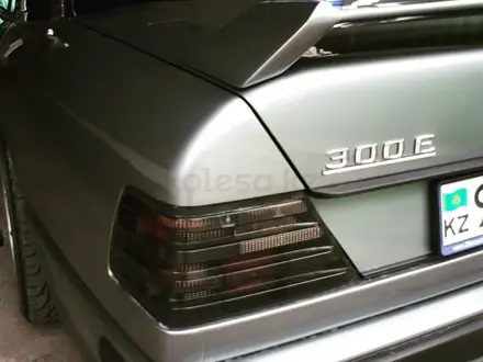 Тюнинг спойлер для Mercedes Benz w124 за 40 000 тг. в Караганда – фото 9