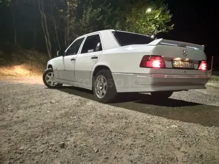 Тюнинг спойлер для Mercedes Benz w124 за 40 000 тг. в Караганда – фото 10