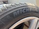 Комплект колес на бмв х-5 на зимней шине мишлен за 280 000 тг. в Алматы