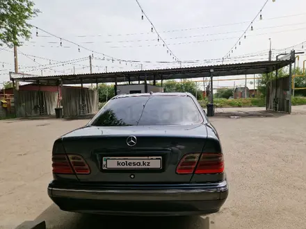 Mercedes-Benz E 320 2000 года за 2 700 000 тг. в Алматы – фото 5