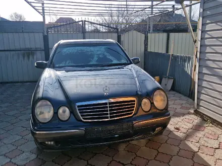 Mercedes-Benz E 320 2000 года за 2 700 000 тг. в Алматы – фото 9