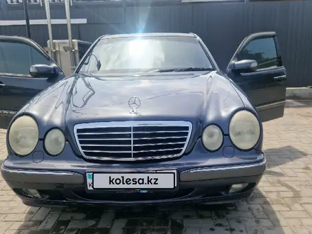 Mercedes-Benz E 320 2000 года за 2 700 000 тг. в Алматы