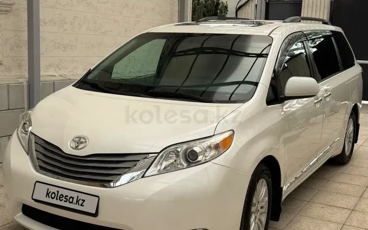 Toyota Sienna 2015 года за 15 000 000 тг. в Алматы