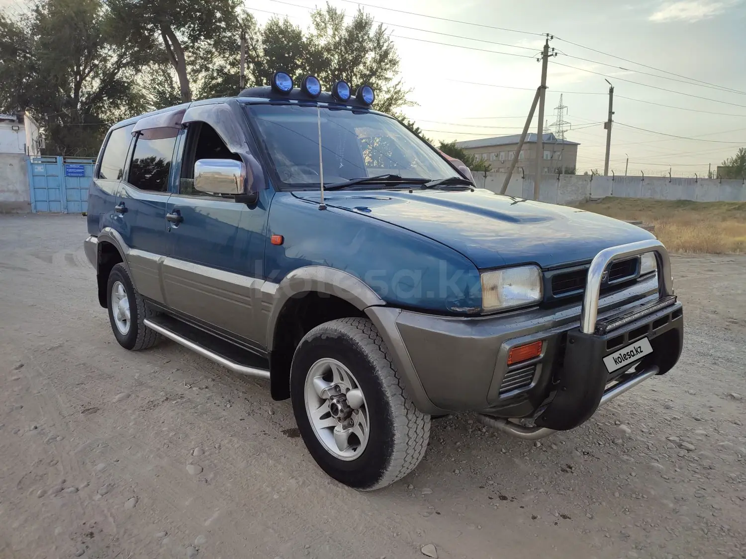 Nissan Mistral, 1996