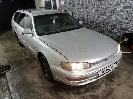 Toyota Camry 1993 года за 2 000 000 тг. в Есиль – фото 2