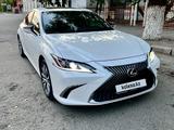 Lexus ES 250 2019 года за 21 500 000 тг. в Павлодар