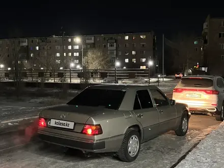 Mercedes-Benz E 200 1990 года за 1 400 000 тг. в Жезказган – фото 3