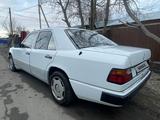 Mercedes-Benz E 230 1990 года за 1 700 000 тг. в Астана – фото 4