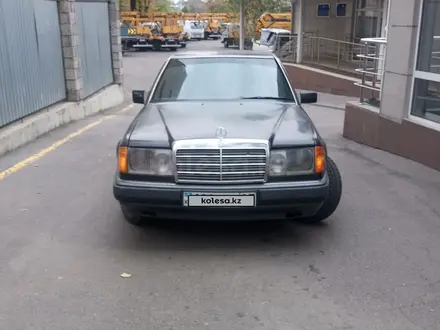 Mercedes-Benz E 230 1991 года за 1 400 000 тг. в Алматы – фото 8