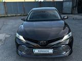 Toyota Camry 2020 года за 15 500 000 тг. в Караганда – фото 2