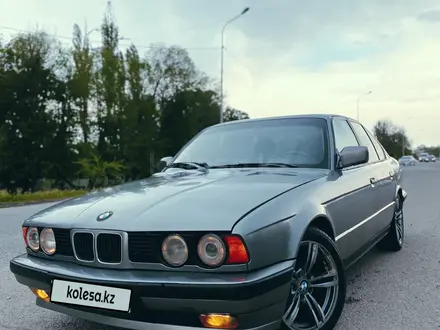BMW 525 1990 года за 1 350 000 тг. в Шымкент – фото 2