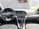 Hyundai Elantra 2018 года за 5 100 000 тг. в Уральск – фото 4