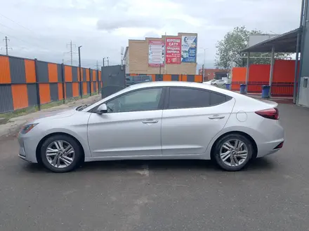 Hyundai Elantra 2018 года за 5 250 000 тг. в Уральск – фото 5