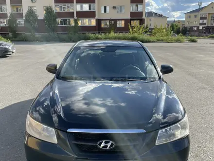 Hyundai Sonata 2006 года за 3 300 000 тг. в Актобе – фото 2