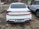 Hyundai Sonata 2021 года за 10 400 000 тг. в Алматы – фото 3