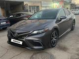 Toyota Camry 2022 годаfor13 500 000 тг. в Алматы