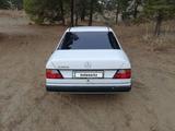 Mercedes-Benz E 230 1991 года за 1 500 000 тг. в Семей – фото 4