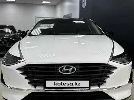 Hyundai Sonata 2023 года за 11 800 000 тг. в Костанай – фото 2
