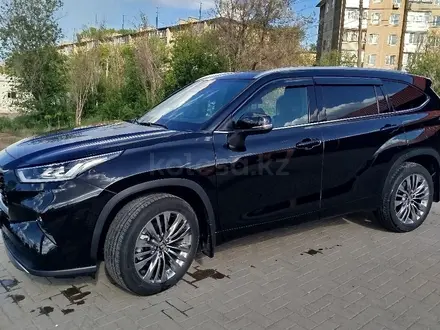 Toyota Highlander 2023 года за 23 500 000 тг. в Астана