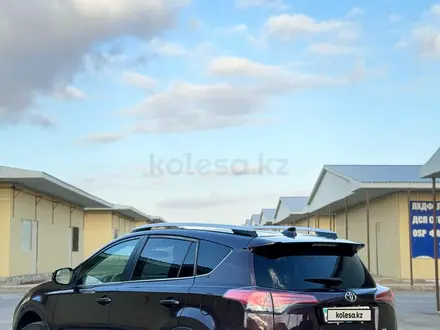 Toyota RAV4 2016 года за 11 500 000 тг. в Актау – фото 2
