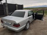 Mercedes-Benz E 220 1994 года за 2 000 000 тг. в Алматы – фото 2